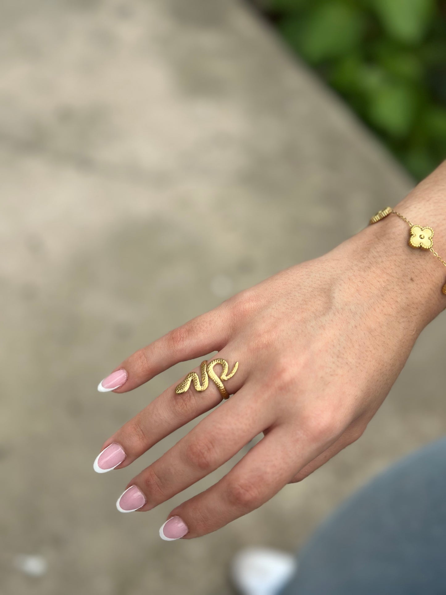 Nela ring